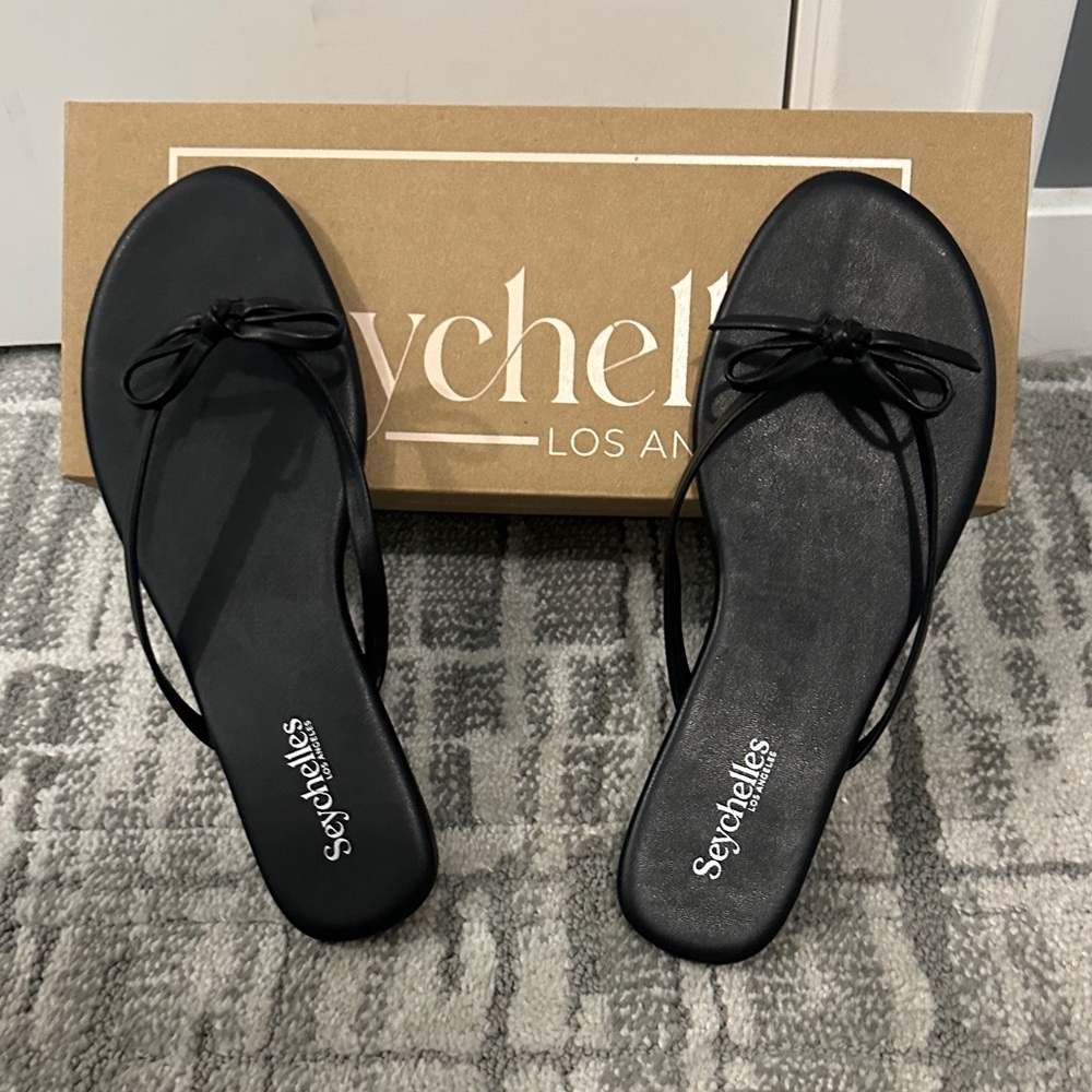 Seychelles Black Knot Toe-Post Leather Sandal - Women - Picture 4 of 4